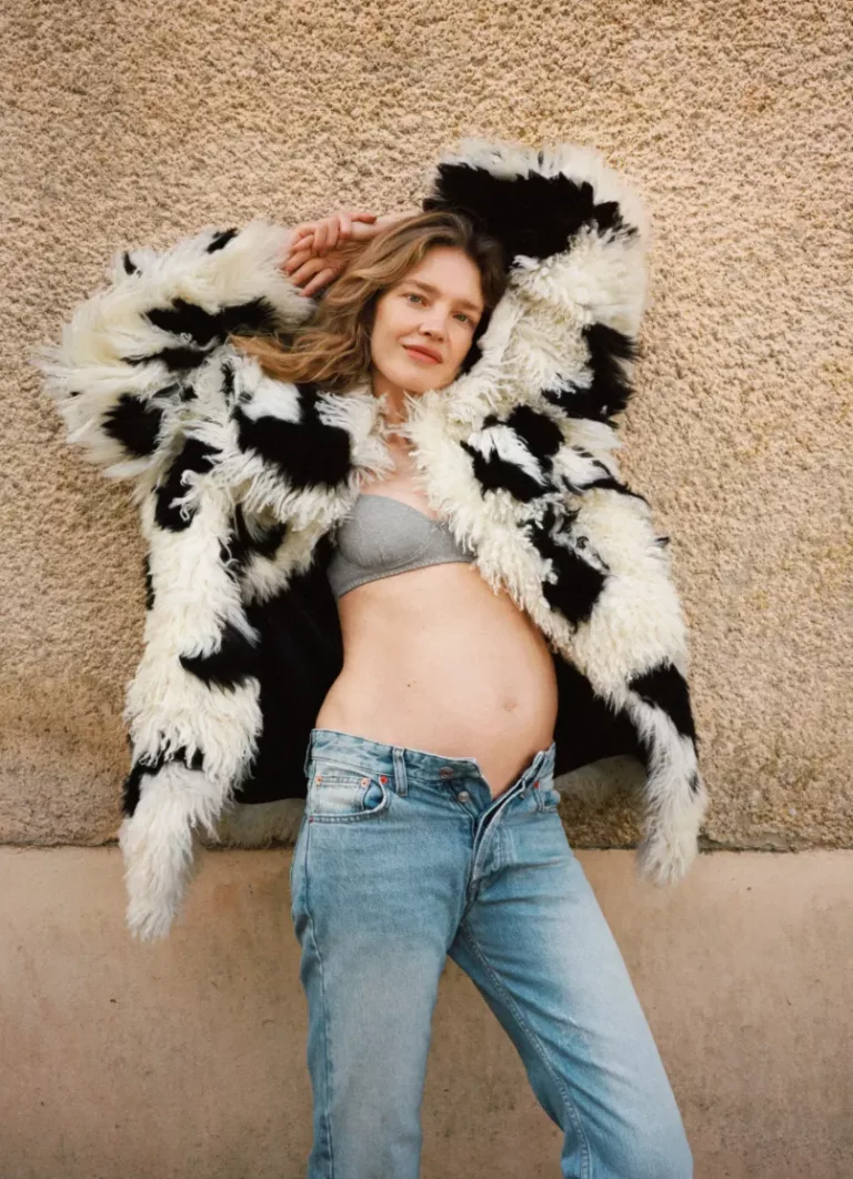 Беременная Наталья Водянова в фотосессии для журнала Vogue