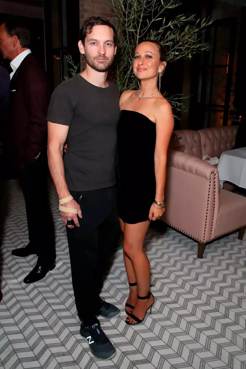 Тоби Магуайр и Дженнифер Мейер официально развелись Тоби Магуайр и Дженнифер Мейер
